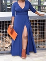 Detalle de vestido cruzado azul oscuro con abertura lateral alta y diseño de cuello en V - 1XL / Azul