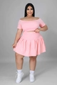 Detailansicht des rosa Kurzarm-Crop-Tops und des plissierten Rocks mit hoher Taille - 3XL / Rosa