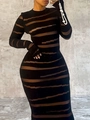 Detail der transparenten Querstreifen an einem schwarzen langärmligen Maxikleid - 3XL / Schwarz