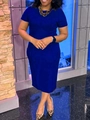 Eng anliegendes königsblaues Kurzarmkleid mit Prinzessnähten und elegantem Rundhalsausschnitt - 3XL / Blau