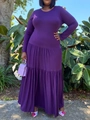 Abito lungo taglie forti viola scuro a maniche lunghe con gonna a balze e girocollo - 1XL / Viola