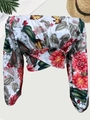 Detail der schulterfreien Blumenbluse mit Laternenärmeln und gekreuztem Taillenbund - S / Grün