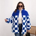 Chaqueta de forro polar a cuadros azules y blancos con cuello alto y cierre de cremallera - S / Azul