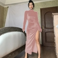 Eng anliegendes Samtkleid mit Stehkragen und Seitenschlitz in Altrosa für Damen - S / Rosa