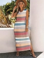 Detalle de vestido sin mangas a rayas de colores con ribete blanco en cuello redondo - S / Rayas de Arcoíris