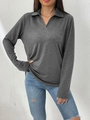 Polo à manches longues gris foncé pour femme avec col en V et poche sur la poitrine - S / Gris Manches Longues