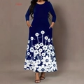 Dunkelblaues Langarm-Maxikleid in lockerer Form mit großem weißen Blumendruck am Saum - S / Blau