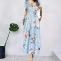 Kurzärmeliges hellblaues Sommerkleid mit Blumenmuster, V-Ausschnitt und hoher Taille - S / Himmelblau