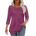 Detailansicht der Falten an einem lila langärmeligen T-Shirt mit Rundhalsausschnitt - Fuchsie