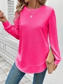 Detail van de felroze wafelgebreide textuur en de gebogen zoom op de top met mouwen - S / Rozerood