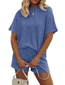 Detailansicht der dunkelblauen Rippstruktur am lässigen Kurzarm-Sommerset für Damen - S / Blau