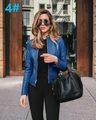 Details einer königsblauen Lederjacke für Damen mit gesteppten Schultern und Stehkragen - S / 4# Blau