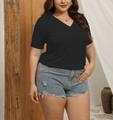 Detalle de top de punto negro de talla grande con cuello en V y shorts vaqueros - XL / Negro