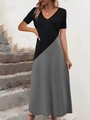 Détail du col en V et du design en patchwork gris et noir de la robe longue élégante - S / Gris Argent