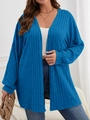 Dettaglio del tessuto a maglia a coste blu scuro su un cardigan lungo a maniche lunghe - XL / Blu Reale