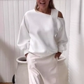 Witte dames sweater met blote schouder en losse lange mouwen in casual minimalistische stijl - S / Wit