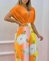 Zweiteiler für Damen im Sommer mit V-Ausschnitt Top und geblümter Weitbeinhose mit Farbverlauf - S / Orange