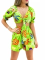 Completo estivo due pezzi con stampa tropicale, top con scollo a V e shorts verdi - S / Set con Zirconia Verde