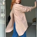 Chemisier femme marron clair à manches longues avec fente boutonnée originale au dos - S / Kaki