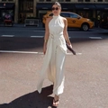 Elegante set bianco con top a lupetto plissettato e pantaloni larghi con cintura regolabile - S / Bianco