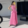 Elegantes Set aus ärmelloser Weste und plissiertem Maxirock in leuchtendem Pink - S / Rosa