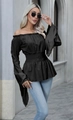 Blusa medievale nera con spalle scoperte, maniche a campana e vita a punto elastico - S / Nero