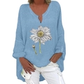 Détail du haut bleu en coton et lin avec imprimé marguerite et manches retroussables - S / Bleu Ciel