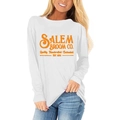 Détail de l'imprimé vintage Salem Broom Co. orange sur un t-shirt blanc à manches longues - S / Style Salem Broom Co Imprimé Orange (1515) / Blanc