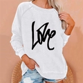 Elegant wit damessweatshirt met Love-letteropdruk en verlaagde schouders voor de winter - S / Wit