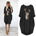 Détail d'une robe noire oversize avec tête de cerf léopard et grandes poches latérales - S / Noir