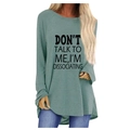 Damen Langarmshirt in Salbeigrün mit schwarzem Don't Talk To Me Grafik-Slogan-Print - S / Silbergrau