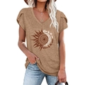 T-shirt donna kaki con scollo a V, stampa sole e luna e maniche con volant - S / Cachi