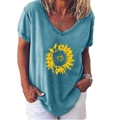 Damen Kurzarm T-Shirt mit V-Ausschnitt in Staubblau und Vintage Sonnenblumen-Druck - S / Hellblau