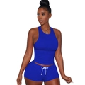 Dettaglio di set sportivo blu due pezzi con coulisse e canotta racerback - Blu Zaffiro