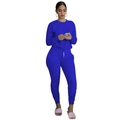 Dettaglio di una tuta blu reale con maniche a costine e pantaloni sportivi con arricciatura - S / Blu Reale