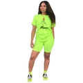 Completo casual da donna due pezzi con stampa Mama e pantaloncini verde neon - Taglia S / Verde fluorescente