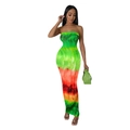 Eng anliegendes Tube-Maxikleid mit buntem Tie-Dye-Farbverlauf und trägerlosem Design - S / Rot und Grün