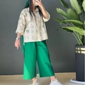 Women cotton linen two-piece set featuring leaf print shirt and green wide-leg pants - M / Green