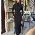 Robe longue noire ajustée à col roulé en maille avec coutures verticales élégantes - S / Noir