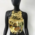 Top allacciato al collo sexy con paillettes dorate e dischi metallici fatti a mano - Taglia unica / Oro