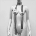 Dettaglio della collana a sciarpa in maglia metallica con paillettes drappeggiate - Sciarpa Lunga / Argento