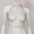 Detalle macro de top halter de malla con pedrería plateada y rejillas metálicas finas - Plateado