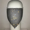 Detailweergave van strass-masker met zilveren kristallen op zwart metalen net - Volledige Strass Gaas Stijl (GC049) / Zwart