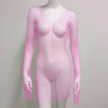 Detail van roze visnetjurk met fonkelende steentjes en een diepe V-halslijn - Eén Maat / Roze
