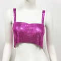 Détail d'un crop top rose fuchsia en maille métallique avec paillettes et larges bretelles - Taille unique / Hauts / Rose rouge