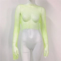 Dettaglio del top a rete giallo neon con maniche lunghe e decorazioni di strass - Coprispalle Corto / Verde Neon Girocollo