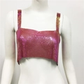 Detailopname van roze lovertjes crop top met metallic gaas en dunne schouderbandjes - M / Irillerend Rood