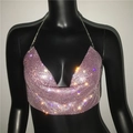 Detalle de top halter con diamantes de imitación rosas y cadena metálica plateada - Talla única / Rosa