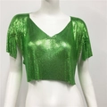Dettaglio del tessuto a rete con paillettes verde brillante con scollo a V unico - Verde