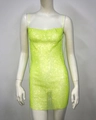 Detalle de vestido de malla verde neón con diamantes de imitación y tirantes - S / Verde Fluorescente